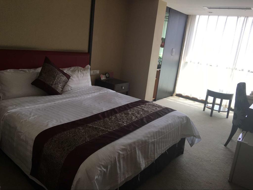 Zhaorui International Hotel Wuhan Extérieur photo