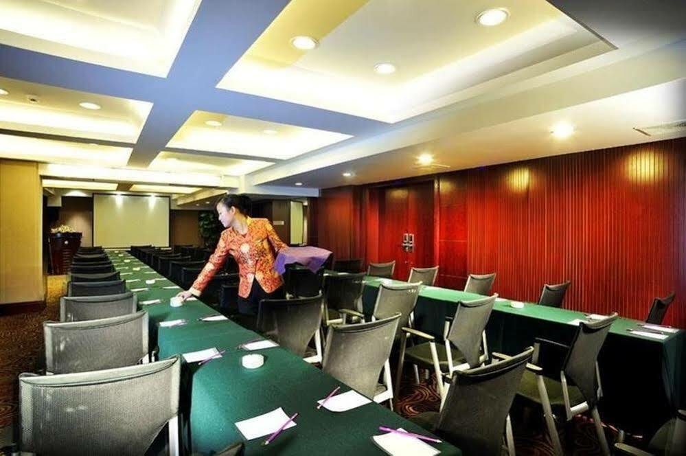 Zhaorui International Hotel Wuhan Extérieur photo